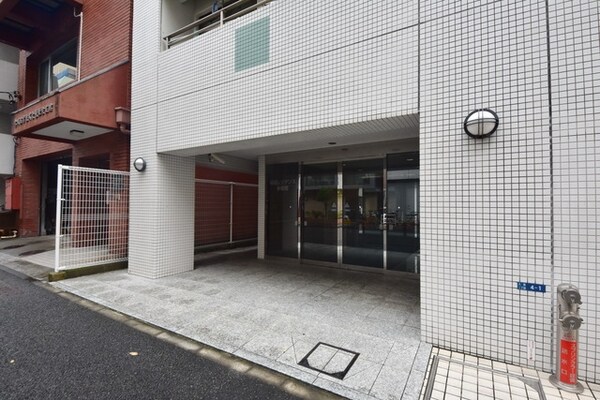 エントランス(お問合せは(株)タウンハウジング東京へ)