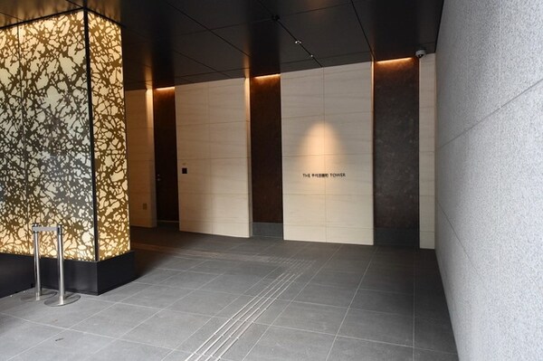 エントランス(ＴＨＥ千代田麹町ＴＯＷＥＲ)