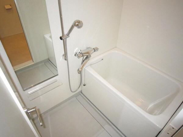 バス／シャワールーム等(追い焚き・浴室乾燥機付きバスルーム)