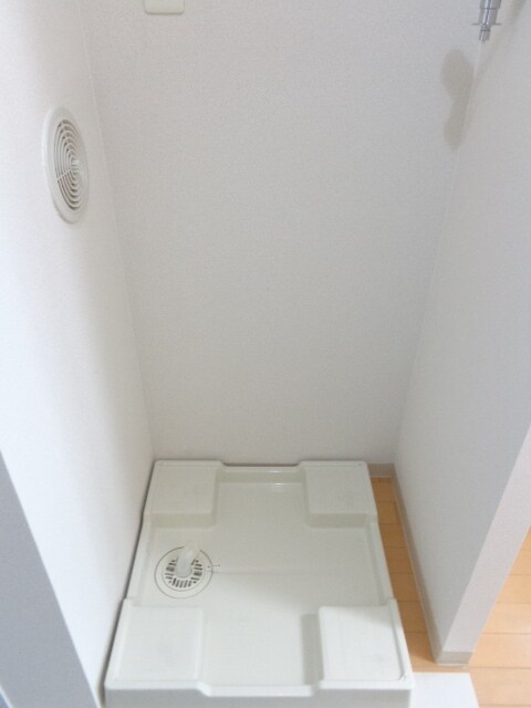 物件内観写真13　(室内洗濯機置場)