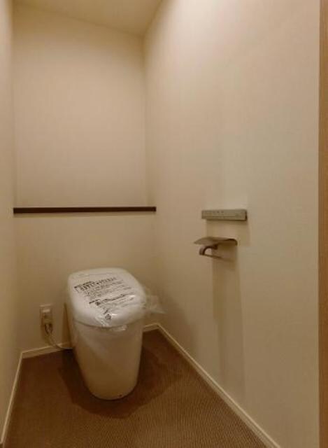 物件内観写真8　(トイレ)