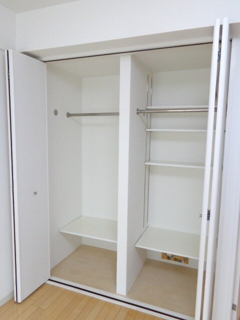 物件内観写真4　(収納クローゼット)