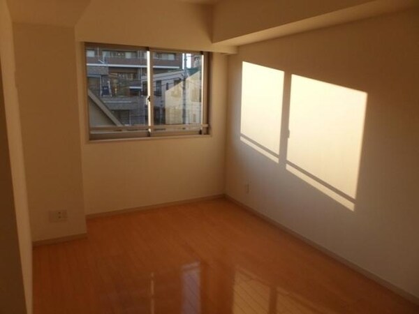 設備(洋室７帖のフローリング仕上げ)