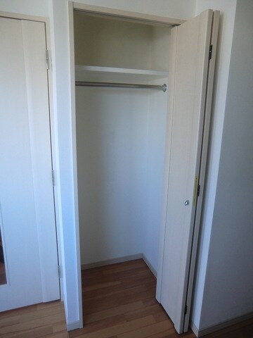 物件内観写真3　(クローゼット完備)