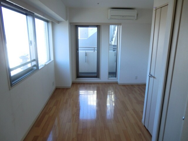 物件内観写真6　(☆広めの８帖の洋室☆)