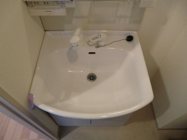 物件内観写真7　(独立洗面台)