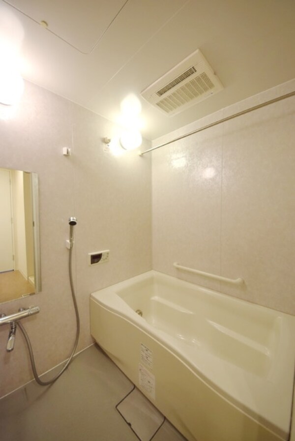 バス／シャワールーム等(浴室乾燥機能付)