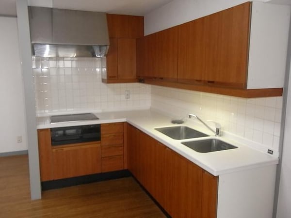 キッチン(Ｌ型のシステムキッチン)