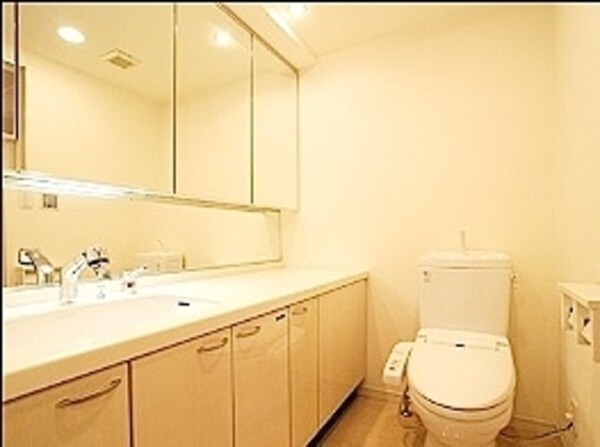 トイレ(お問合せは(株)タウンハウジング赤坂店へ【03-5563-…)