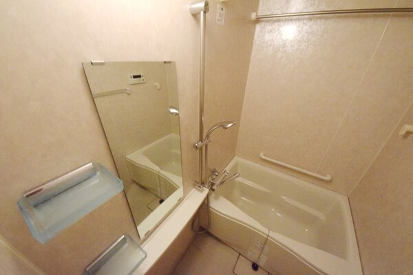 バス／シャワールーム等(清潔感あるバス)