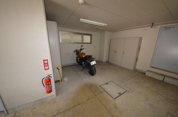 その他(バイク置場)