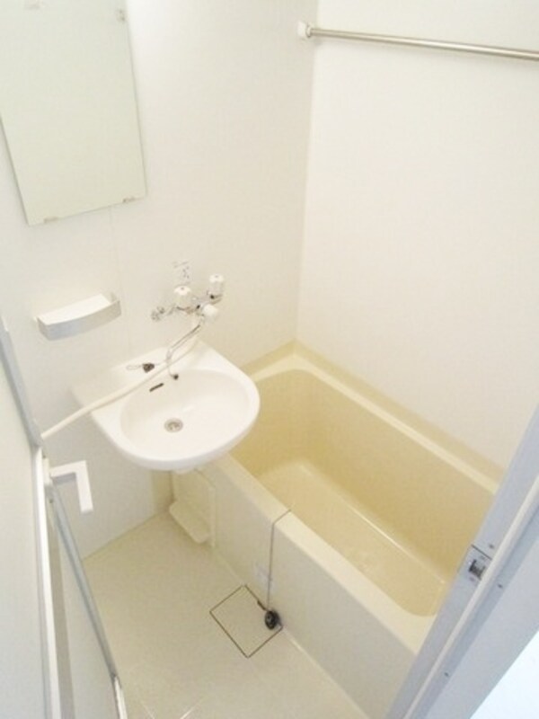 バス／シャワールーム等(浴室乾燥機付きバス)