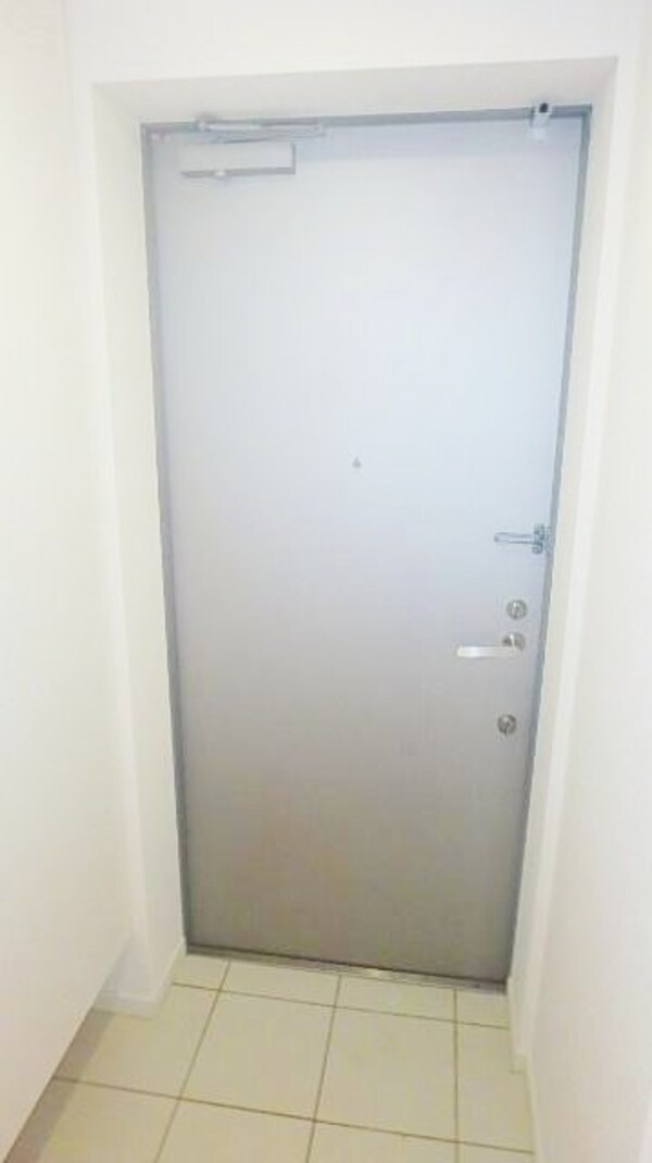 玄関(お部屋探しは株式会社　タウンハウジング　までお気軽にお問合…)