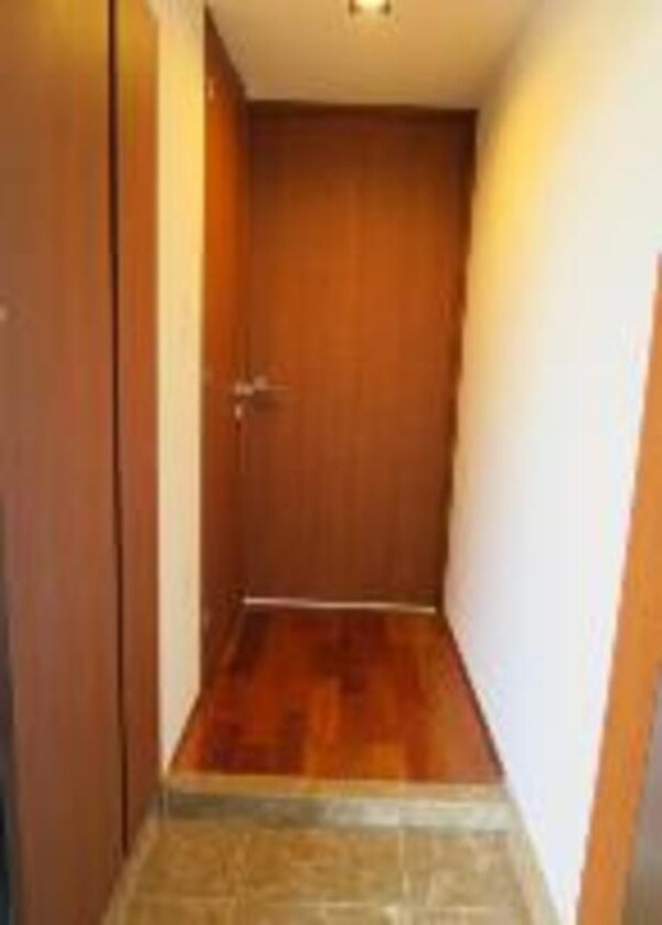 玄関(お問合せは(株)タウンハウジング東京へ)