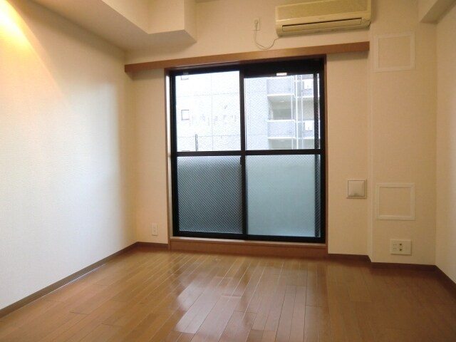 物件内観写真2　(6.0帖の洋室)