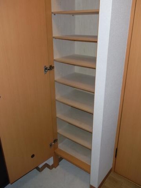 玄関(シューズボックス)