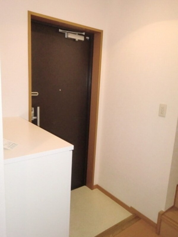玄関(お部屋探しは株式会社　タウンハウジング　までお気軽にお問合…)