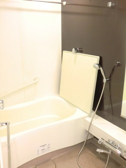 物件内観写真8　(追い焚き　浴室乾燥機)