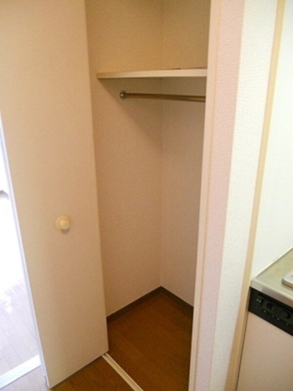 その他室内・内装(★キッチン横にもクローゼットありで収納充実★)