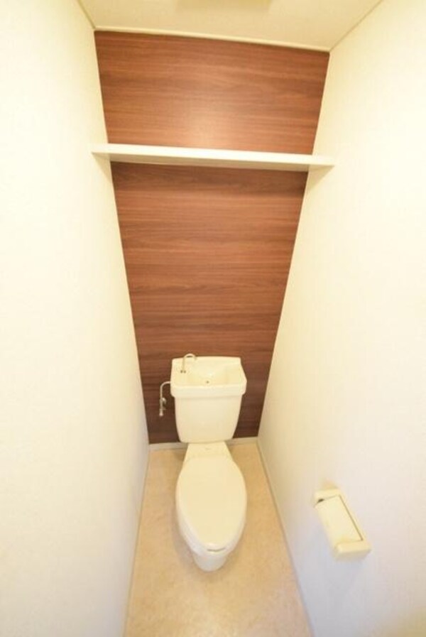 トイレ(トイレに棚付いてます)