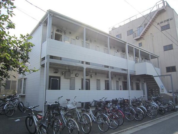 外観(2階建て12世帯の賃貸アパート)