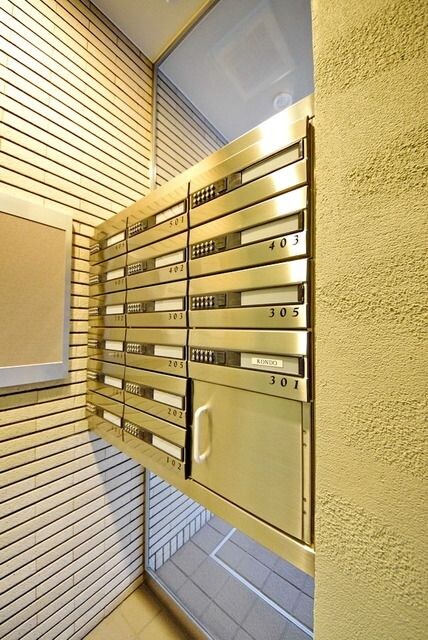 物件内観写真24　(入口の集合ダイヤルポスト)