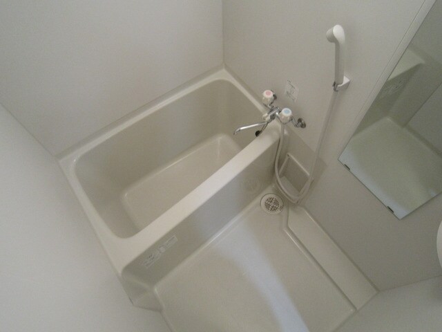 物件内観写真5　(清潔感あるバスルーム)
