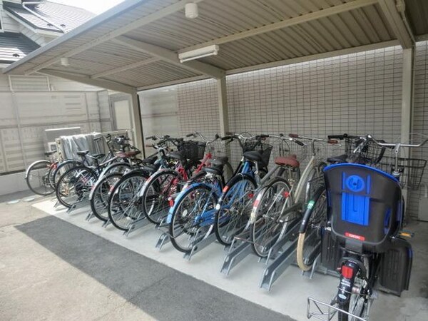 共有部分(うれしい屋根付き駐輪場)