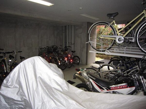 共有部分(自転車・バイク置場)