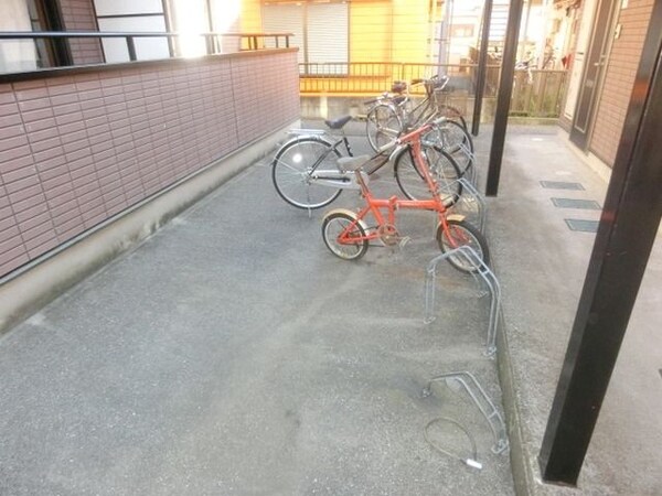 共有部分(駐輪場完備)