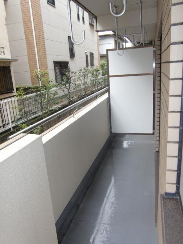 バルコニー(洗濯物もしっかり干せますよ。)