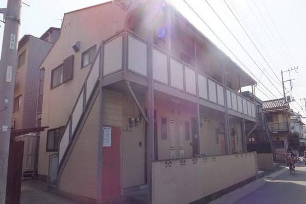 外観(礼金ゼロ。周辺は住宅街です。)