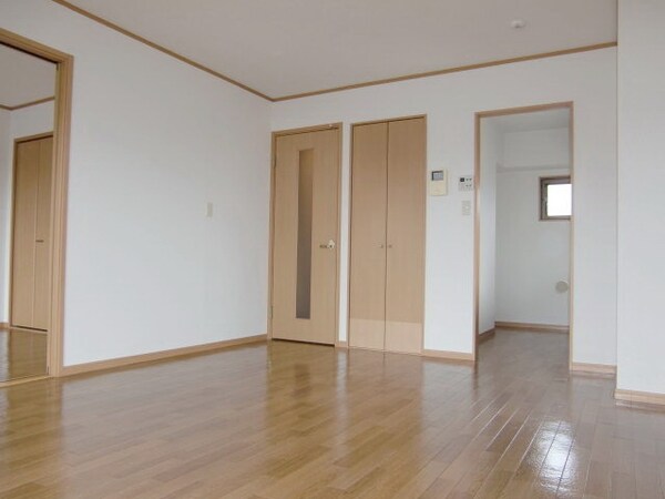 その他室内・内装(南西向きリビングの明るいお部屋)
