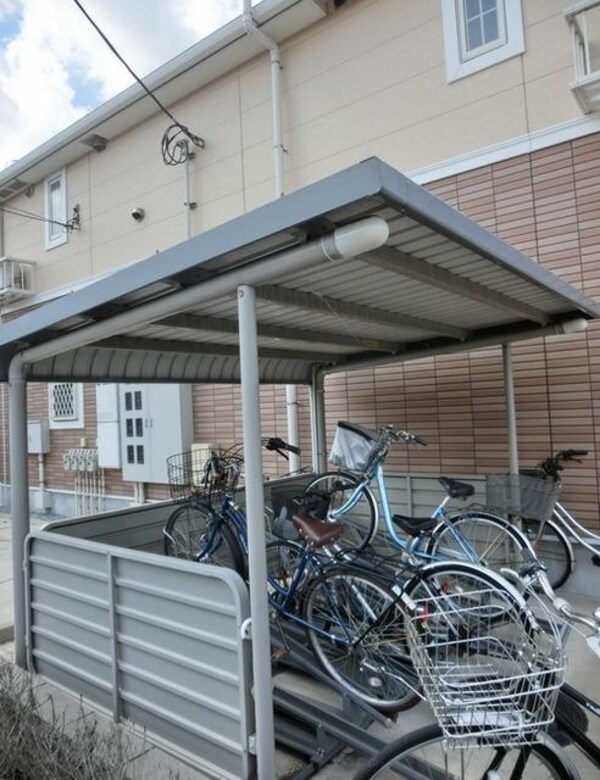 共有部分(屋根付き駐輪場)