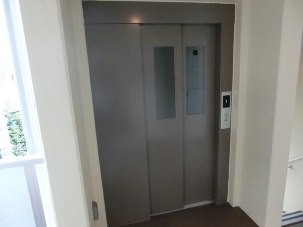 その他(エレベーターです)