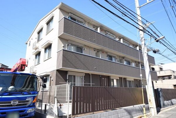 外観(周辺は住宅街です)
