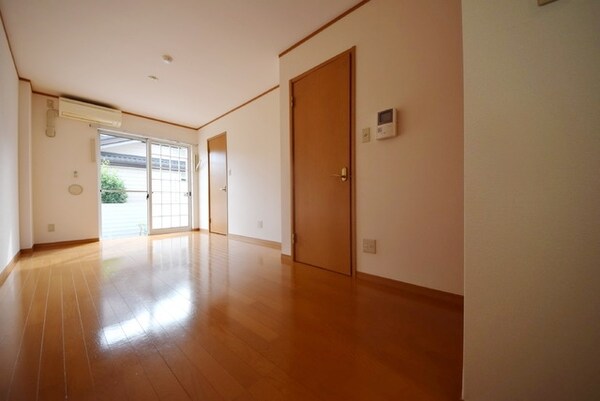 その他室内・内装(明るく広いお部屋です)