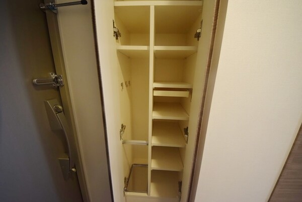 玄関(シューズボックス)