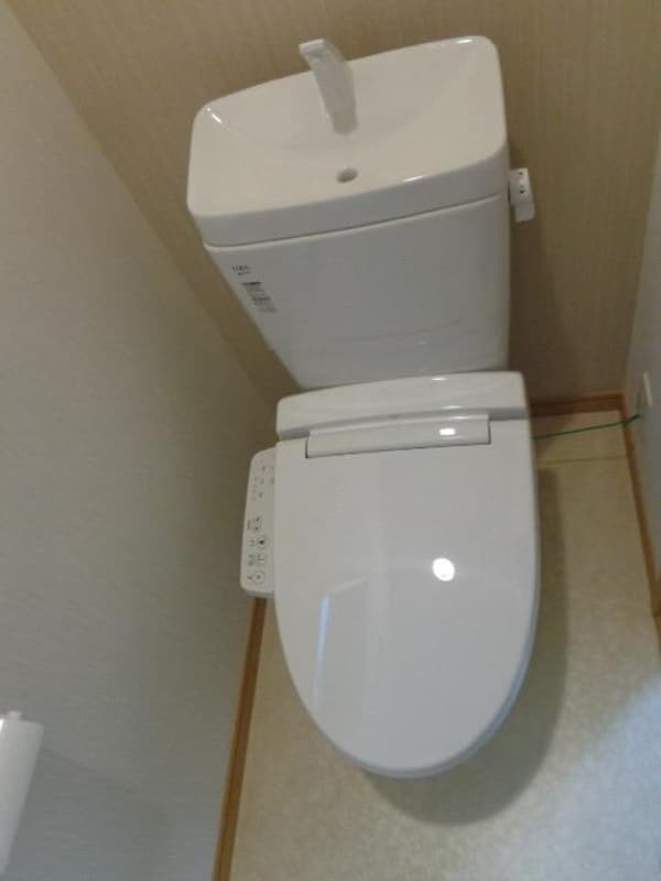 トイレ(洗浄便座付トイレです)