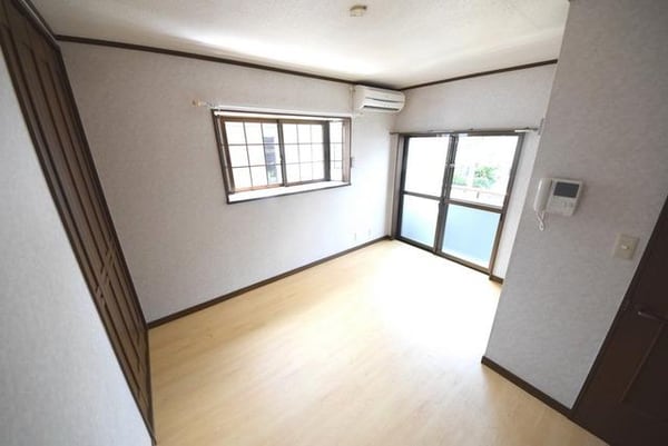 その他室内・内装(☆明るい居室。角部屋です☆)