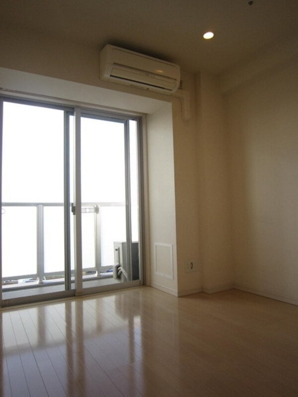 リビング・居室(洋室６．２帖)