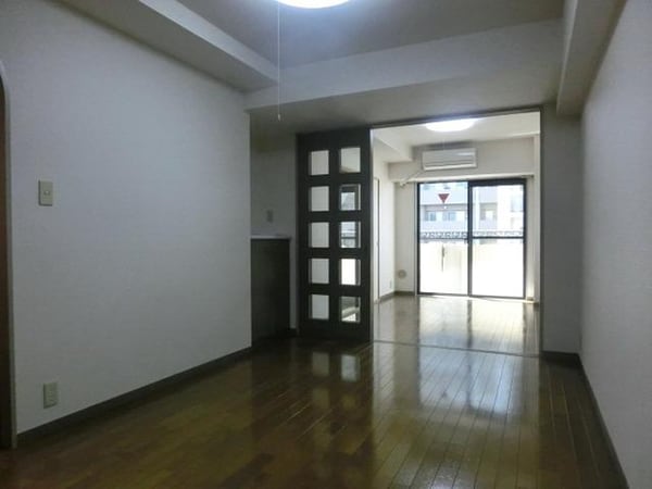 リビング・居室(綺麗なフローリング)