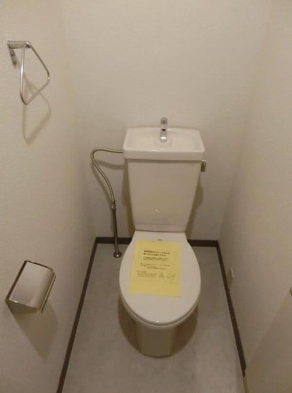 トイレ(清潔感のあるトイレ)