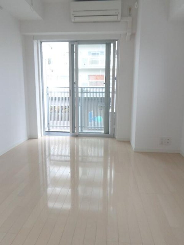 リビング・居室(開放感あふれるベットルーム)