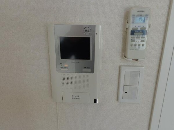 設備(モニター付インターホン)