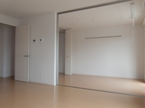 リビング・居室(明るく開放感のあるお部屋です。)