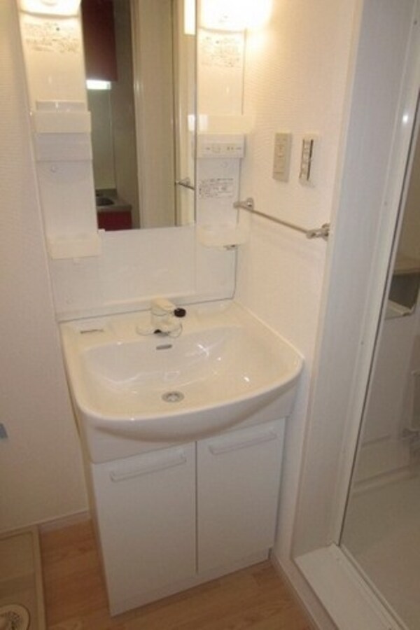 洗面(忙しい朝にも嬉しい独立洗面台。)