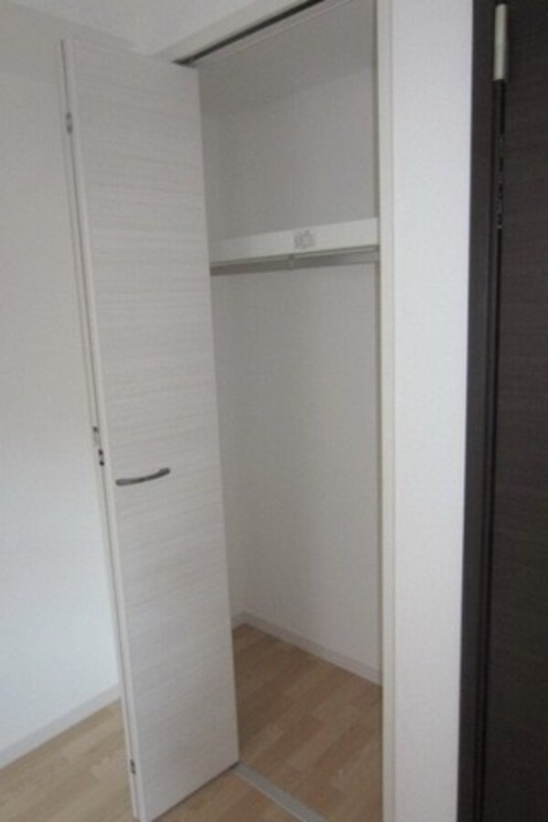 収納(奥行きもしっかりありますよ。)