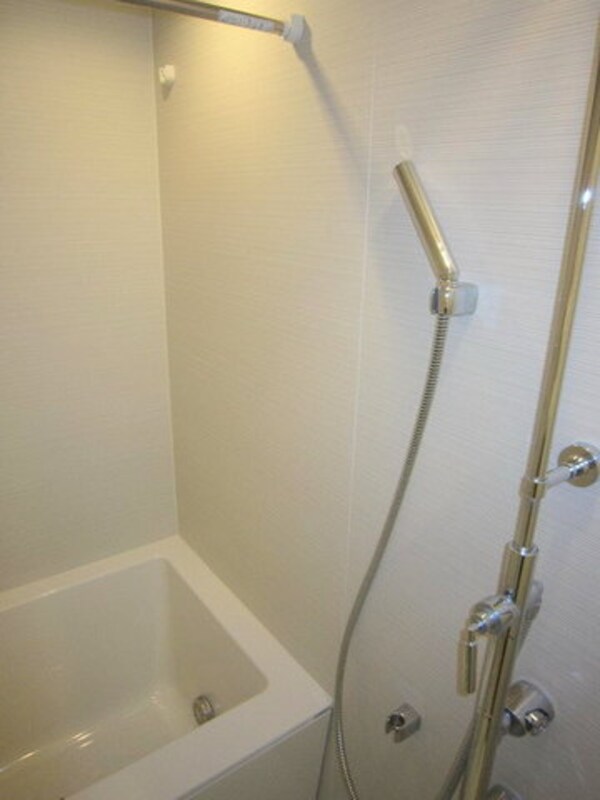 バス／シャワールーム等(追い焚き機能付きバスルーム)