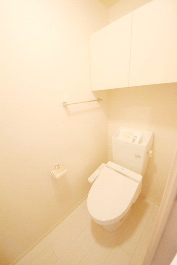 トイレ(温水洗浄便座トイレ)